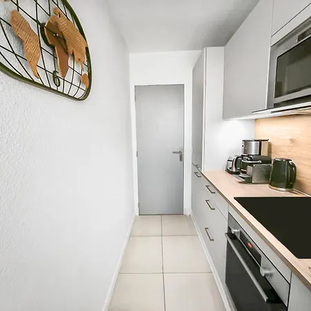 Apartmán Moderne, Piscine, Parking Proche Des Plages