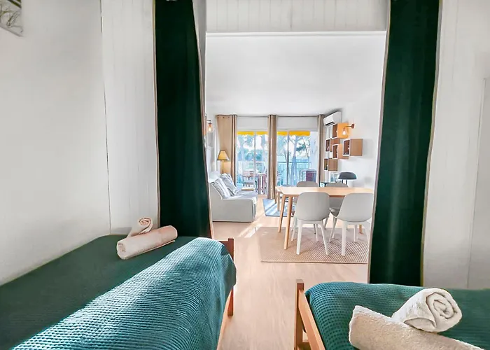 Moderne, Piscine, Parking Proche Des Plages