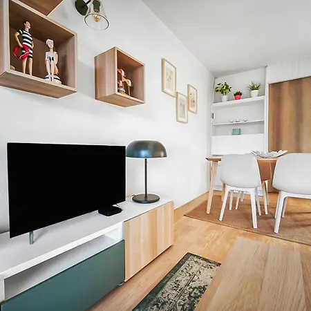 Apartment Moderne, Piscine, Parking Proche Des Plages