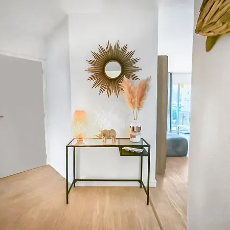 Moderne, Piscine, Parking Proche Des Plages Apartment