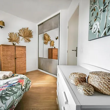 Moderne, Piscine, Parking Proche Des Plages *