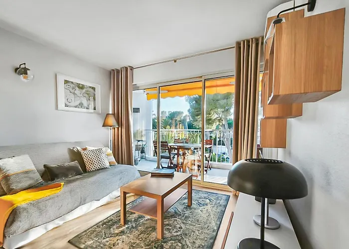 Moderne, Piscine, Parking Proche Des Plages *