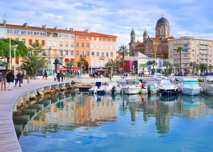 Moderne, Piscine, Parking Proche Des Plages Апартаменты *